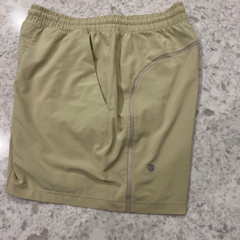 Mens 5 inch Lululemon Lined Pace Break Small EUC Dew Green